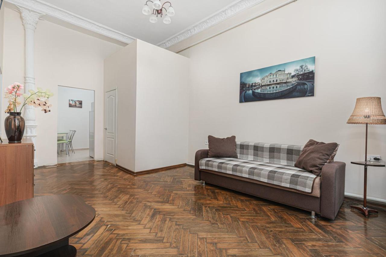 Nice Apartment In The City Center Odessa Ngoại thất bức ảnh