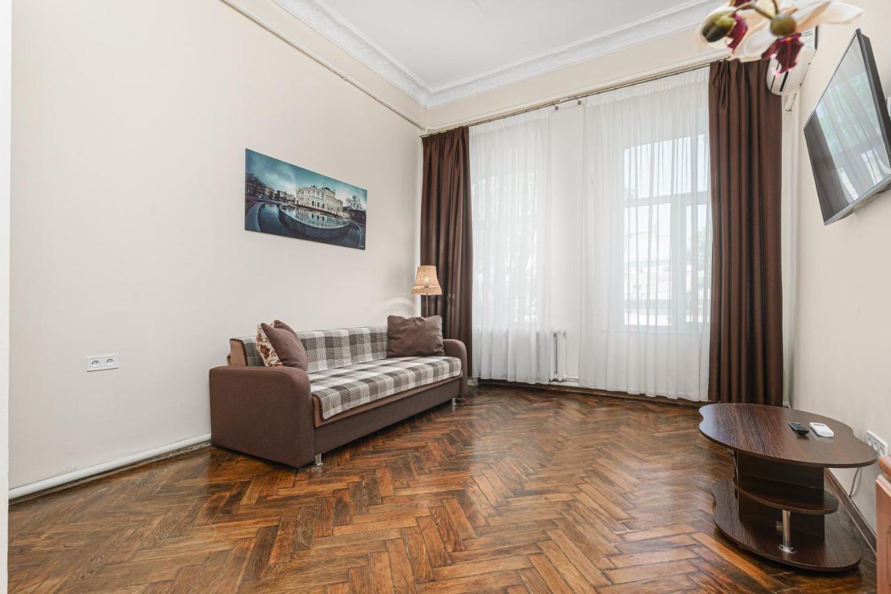Nice Apartment In The City Center Odessa Ngoại thất bức ảnh