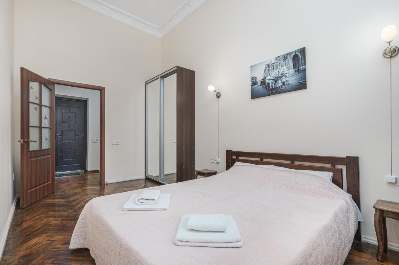 Nice Apartment In The City Center Odessa Ngoại thất bức ảnh